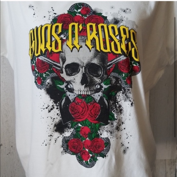 ❌SOLD 🍋3 for $20 Guns N’ Roses graphic white tee - Picture 2 of 6
